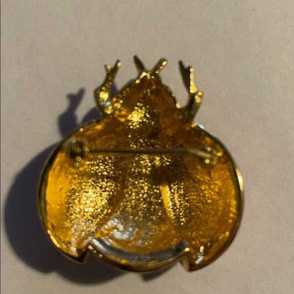 Cute vintage ladybug pin - Picture 3 of 4